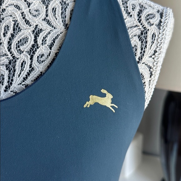 Tracksmith Run Bra in Midnight - Picture 3 of 11